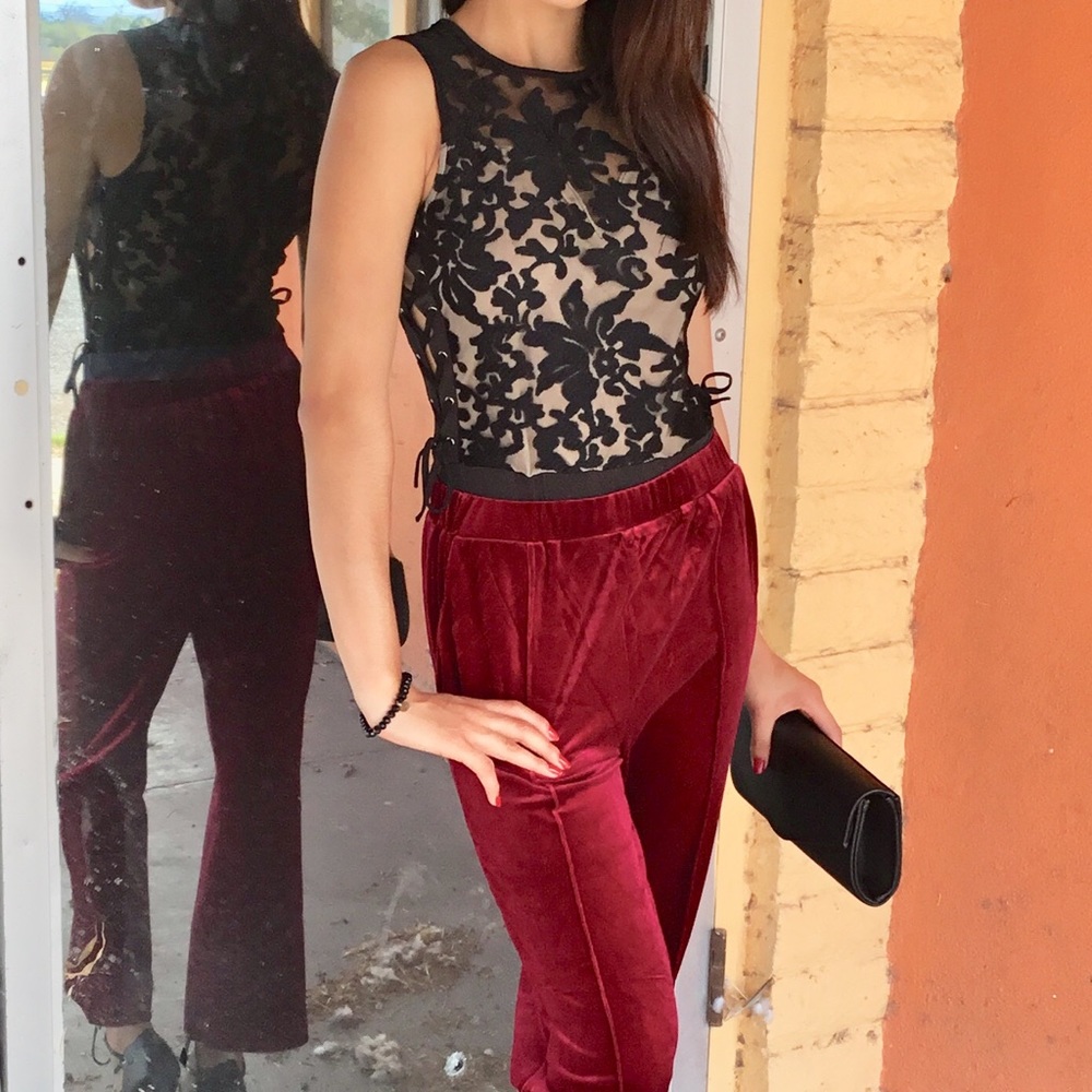 Burgundy Wine Velvet Ankle Length Pants NWT Size Large - Picture 2 of 5